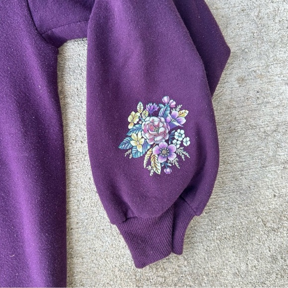Vintage Purple Sweatshirt with Floral Pattern - Picture 9 of 10